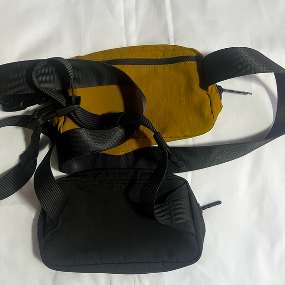 Lululemon belt bags bundle - Picture 2 of 4